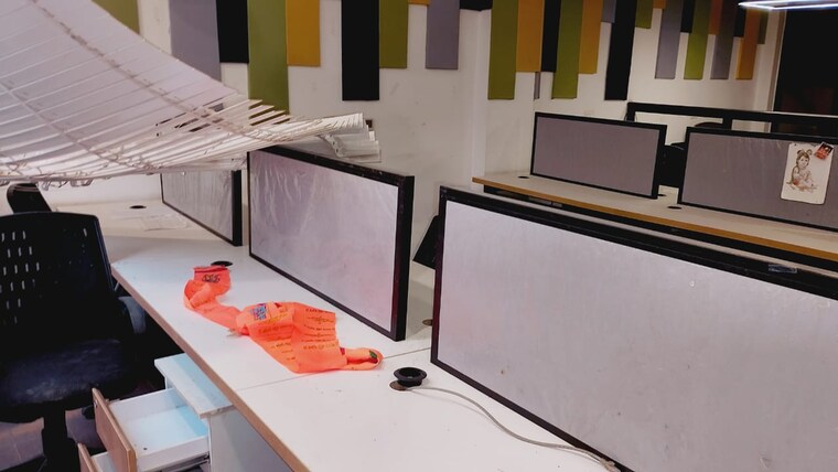 Team Area, ithums-62 Commercial Office Space in IT/SEZ 1050 Sq.Ft. In Sector 62 Noida 9392653