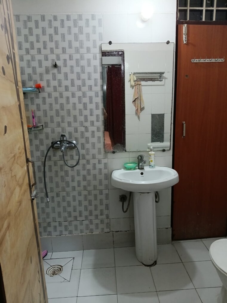 Bathroom, gaurs-global-village 2 Bedroom 1055 Sq.Ft. Apartment In Sain Vihar Ghaziabad 9392937