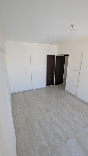 Room in 3 BHK Apartment at Siddhi Aura, Andheri East – for Rent