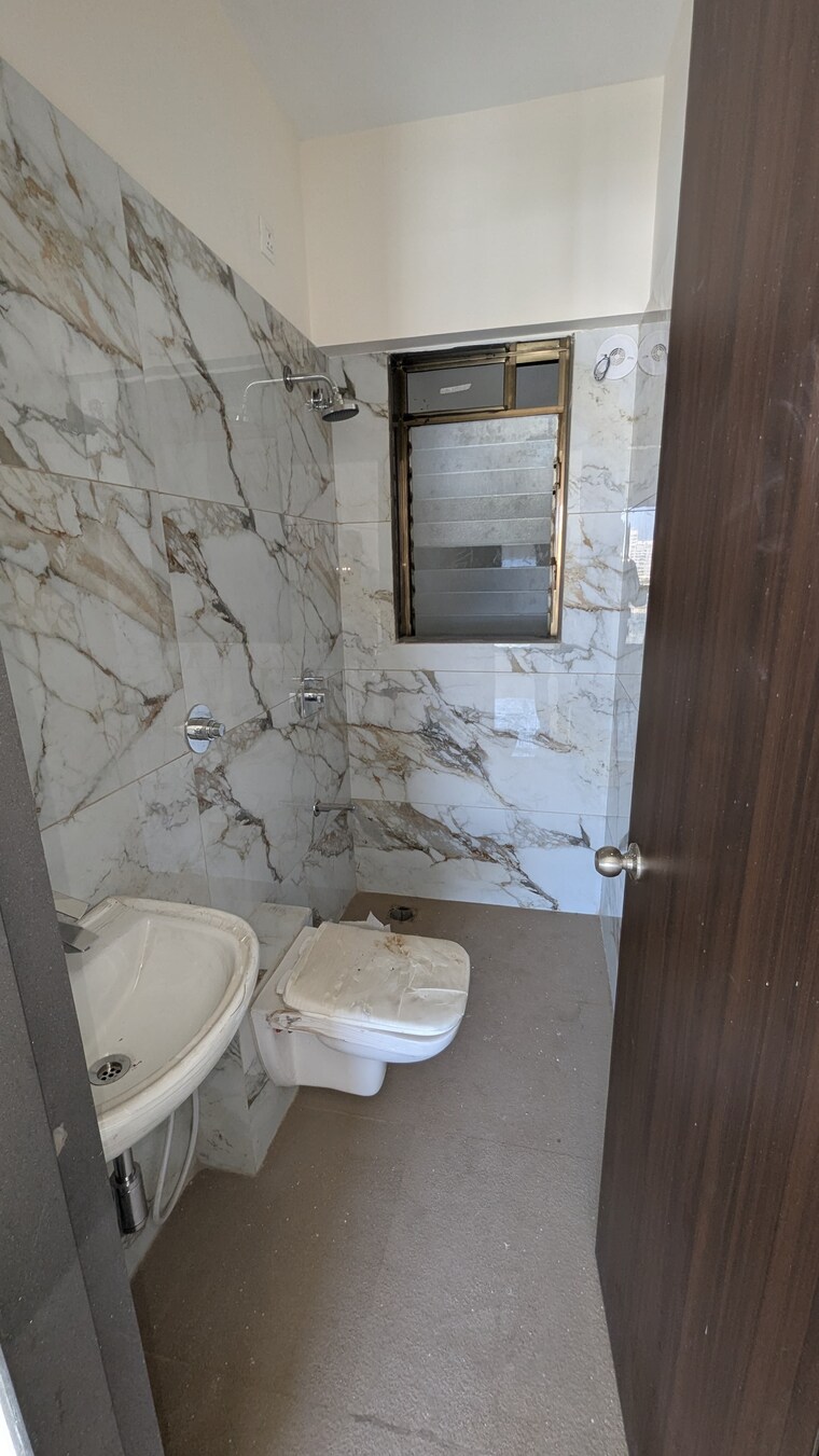 Bathroom, siddhi-aura 3 Bedroom 950 Sq.Ft. Apartment In Andheri East Mumbai 9392739