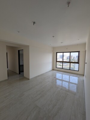 Room in 3 BHK Apartment at Siddhi Aura, Andheri East – for Rent