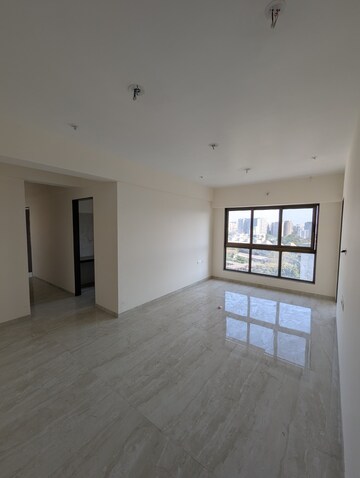 Room in 3 BHK Apartment at Siddhi Aura, Andheri East – for Rent