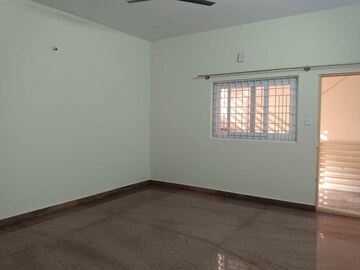 Room in 1 BHK Builder Floor at Ejipura – for Rent