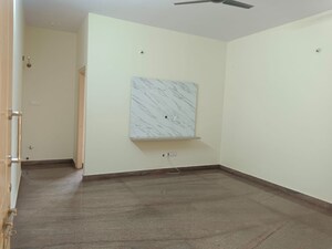 Room in 1 BHK Builder Floor at Ejipura – for Rent