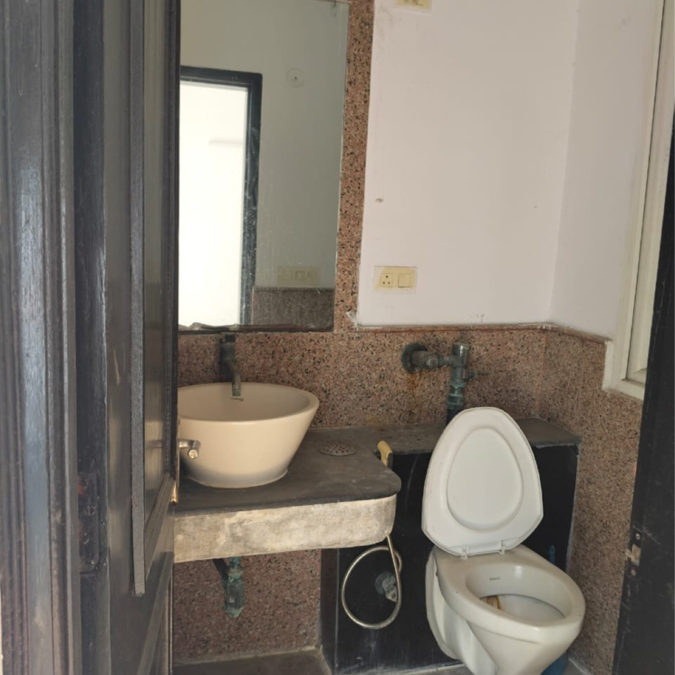 Bathroom, mahagun-morpheus 3 Bedroom 1700 Sq.Ft. Apartment In Sector 50 Noida 9393017