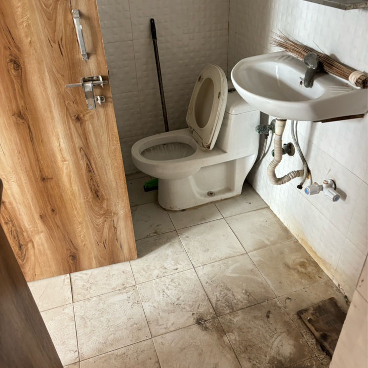 Bathroom, mahagun-morpheus 3 Bedroom 1700 Sq.Ft. Apartment In Sector 50 Noida 9393017