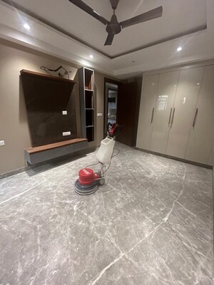 Parking in 3 BHK Builder Floor at Rajouri Garden – for Rent