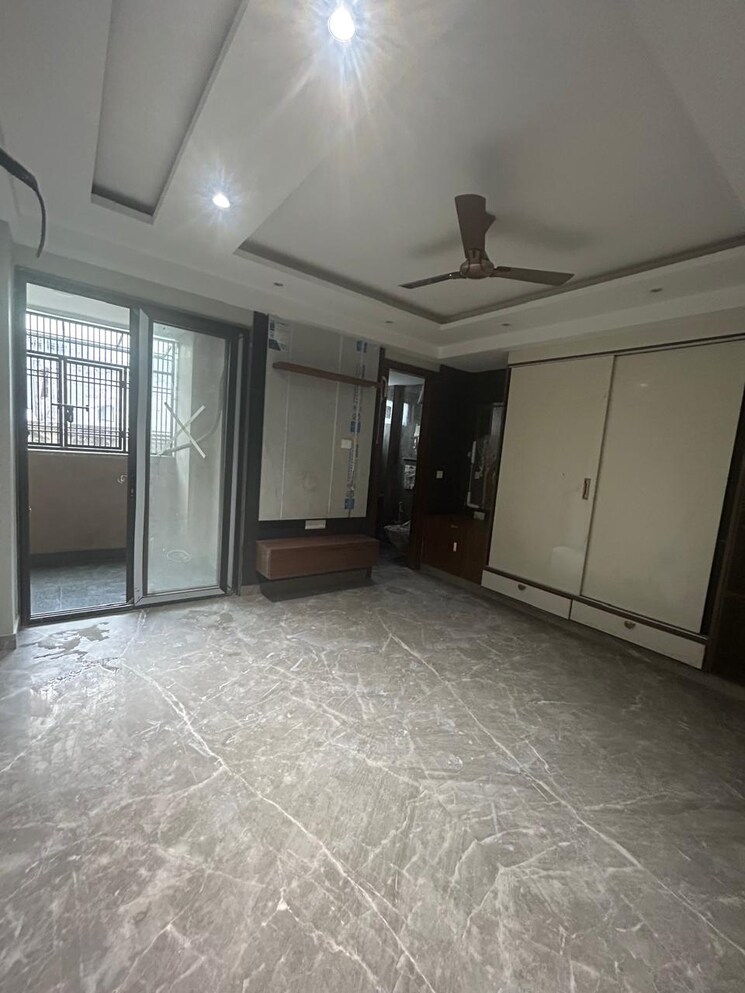 Room, rajouri garden 3 Bedroom 1800 Sq.Ft. Builder Floor In Rajouri Garden Delhi 9393056