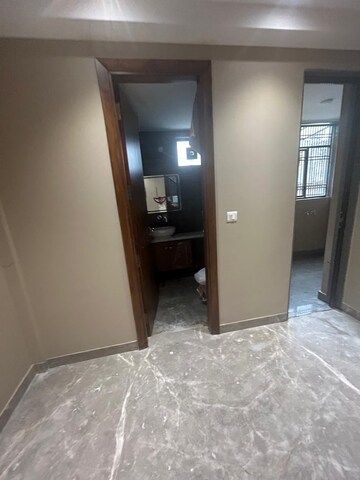 Room in 3 BHK Builder Floor at Rajouri Garden – for Rent