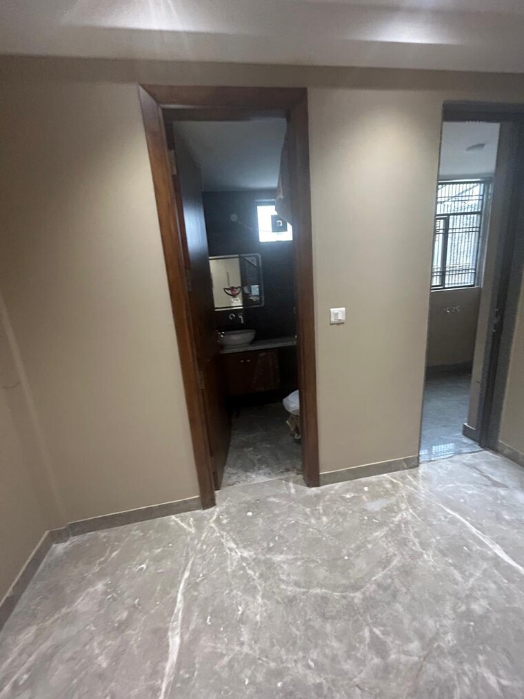 Room, rajouri garden 3 Bedroom 1800 Sq.Ft. Builder Floor In Rajouri Garden Delhi 9393056