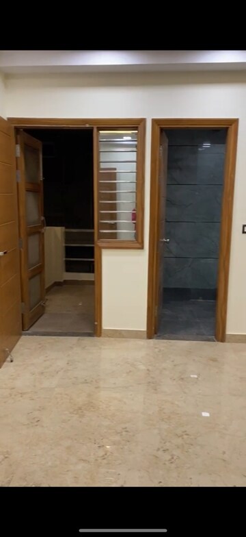 Room in 3 BHK Builder Floor at BP Homes, Sector 85 – for Rent