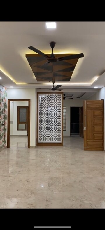 Room in 3 BHK Builder Floor at BP Homes, Sector 85 – for Rent