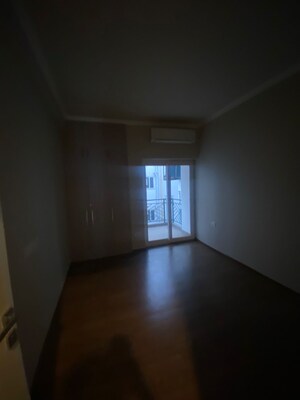 Room in 2 BHK Builder Floor at Central Park 3 Flower Valley, Sohna Sector 33 – for Rent