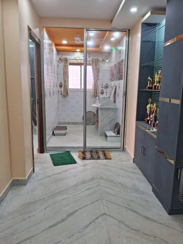 Bedroom in 3 BHK Builder Floor at New Alipore – for Rent