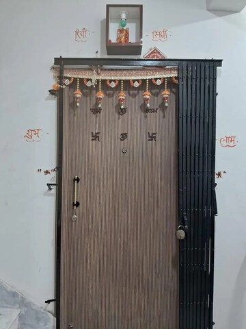 Building Lobby in 3 BHK Builder Floor at New Alipore – for Rent