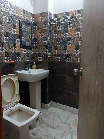 Team Area in 1 BHK Builder Floor at Vasundhara Sector 10 – for Rent