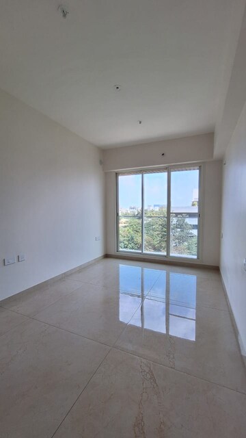 Room in 3 BHK Apartment at Sagitarius Bluegrass Residences, Kalyani Nagar – for Rent