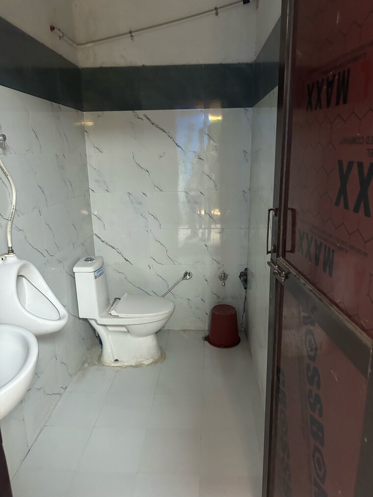 Bathroom, sector 17 Commercial Office Space 1300 Sq.Ft. In Sector 17 Chandigarh 9393059