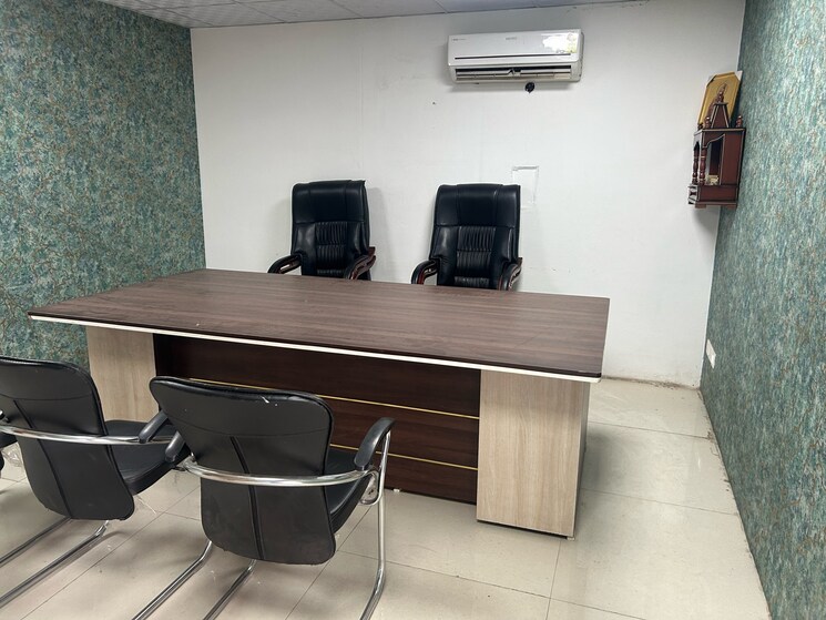 Team Area, sector 17 Commercial Office Space 1300 Sq.Ft. In Sector 17 Chandigarh 9393059