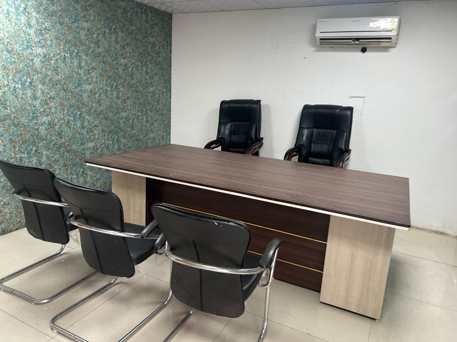 Office Space For Rent in Sector 17