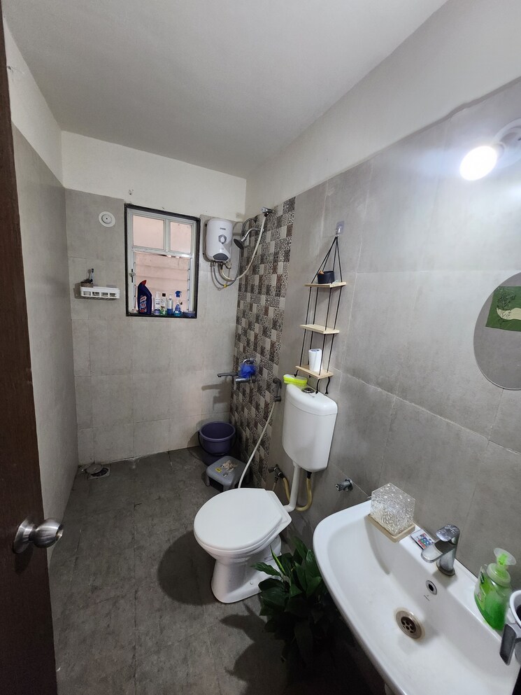 Bathroom, mantra-29-gold-coast 1 Bedroom 500 Sq.Ft. Apartment In Tingre Nagar Pune 9393284