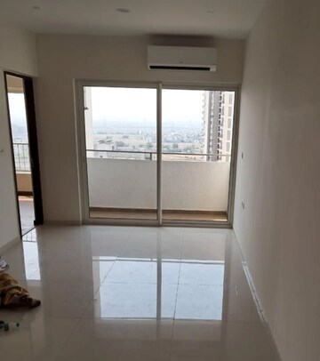 Room in 3 BHK Apartment at Shapoorji Pallonji Joyville Gurgaon, Sector 102 – for Rent