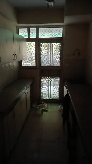 Room in 2 BHK Apartment at Crossing Infra, Dundahera – for Rent