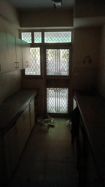 Room in 2 BHK Apartment at Crossing Infra, Dundahera – for Rent