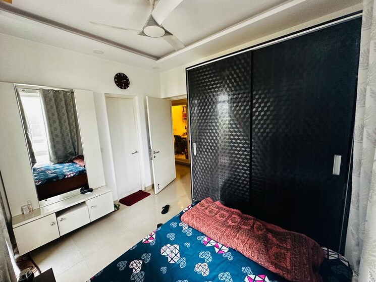 Bedroom, emaar-emerald-estate 2 Bedroom 1020 Sq.Ft. Apartment In Sector 65 Gurgaon 9393433