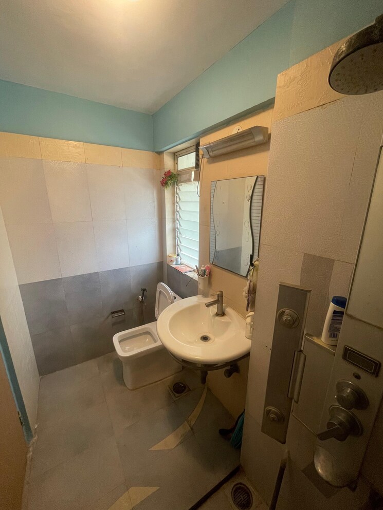 Attached Bathroom, anmol-towers 3 Bedroom 1650 Sq.Ft. Apartment In Goregaon West Mumbai 9393432