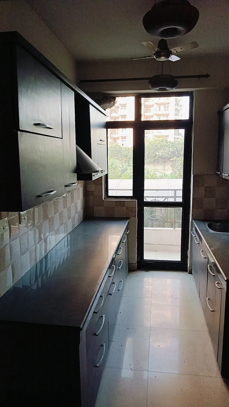 Kitchen, dundahera 3 Bedroom 1535 Sq.Ft. Apartment In Dundahera Ghaziabad 9393511