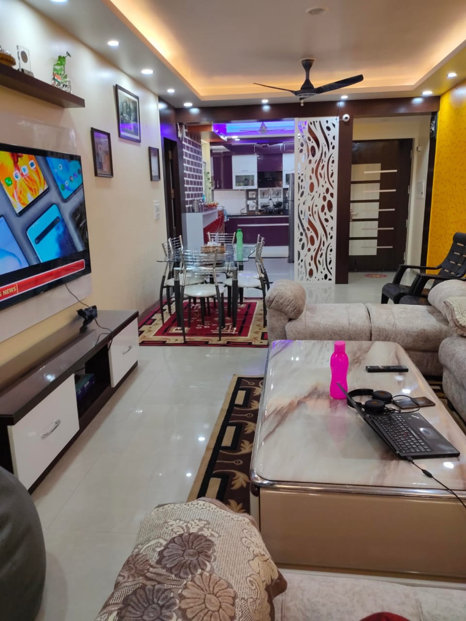 2 BHK + Extra Room Apartment For Sale in Jaypee Greens Kosmos