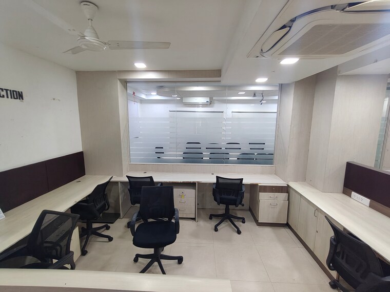 Team Area, anna nagar east Commercial Office Space in IT/SEZ 2800 Sq.Ft. In Anna Nagar East Chennai 9393781