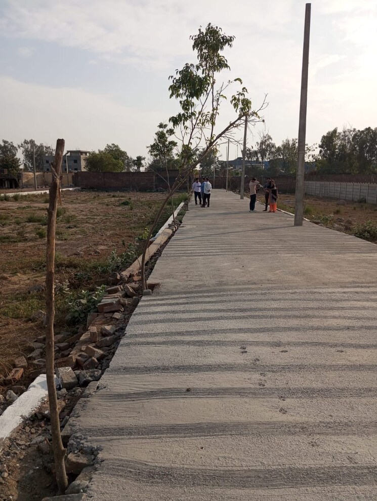 Exterior View, dlf ankur vihar  40 Sq.Yd. Plot In Dlf Ankur Vihar Ghaziabad 9393789