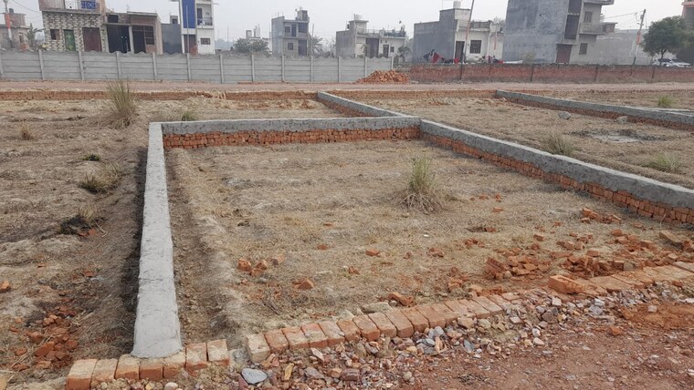 undefined, dlf ankur vihar  40 Sq.Yd. Plot In Dlf Ankur Vihar Ghaziabad 9393789