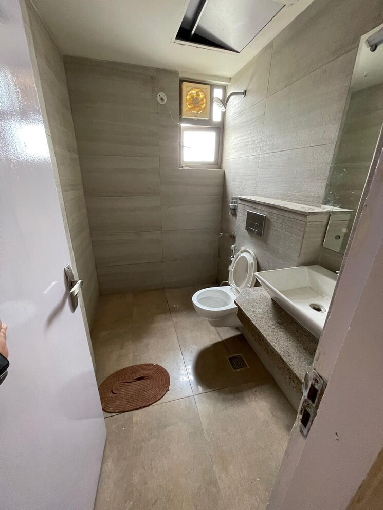Bathroom, shapoorji-pallonji-joyville-gurgaon 2 Bedroom 589 Sq.Ft. Apartment In Sector 102 Gurgaon 9393791