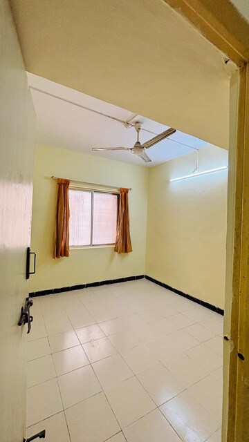 Room in 2 BHK Apartment at Vishnu Krupa CHS, Hadapsar – for Rent
