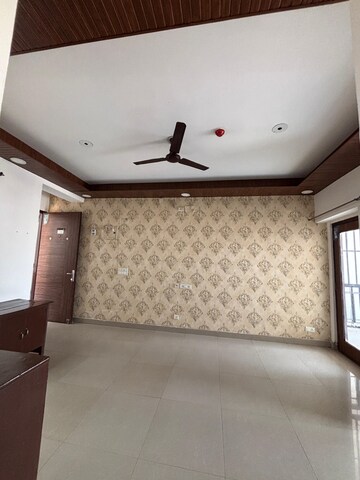 Furnished Amenities in 2 BHK Apartment at Panchsheel Greens II, Sector 16 Greater Noida – for Rent