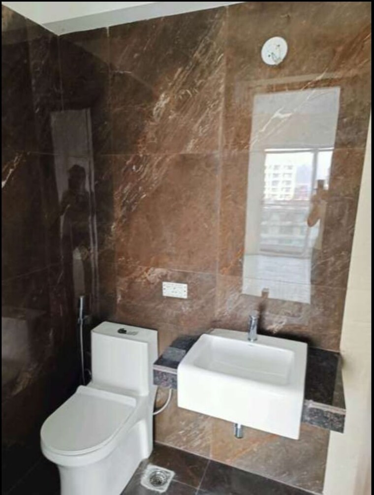 Bathroom, indiabulls-one-indiabulls 2 Bedroom 806 Sq.Ft. Apartment In Pokhran Road No Two Thane 9393980