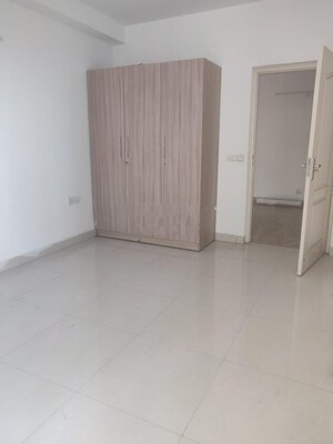 Room in 3 BHK Apartment at Supertech Araville, Sector 79 – for Rent