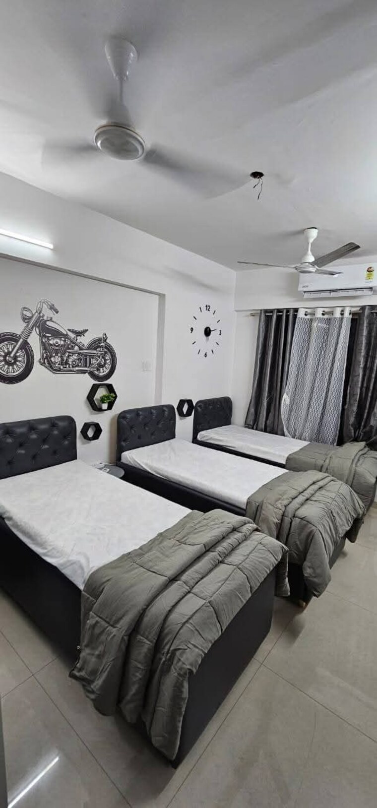Room, andheri east Pg For Boys In Andheri East 9393996