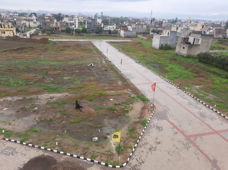 undefined, dera bassi  100 Sq.Yd. Plot In Dera Bassi Mohali 9394086