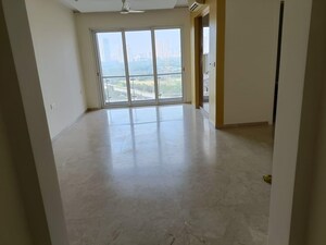 Room in 3 BHK Apartment at Lodha Fiorenza, Goregaon East – for Rent