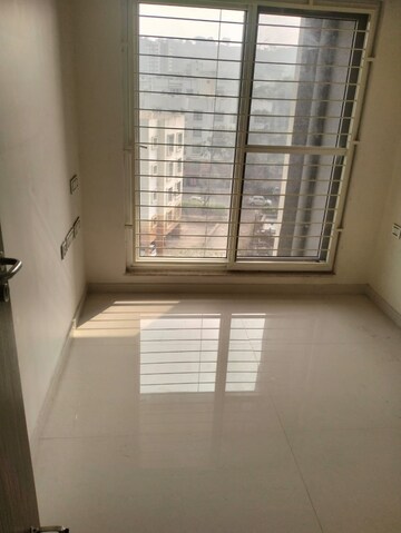 Room in 2 BHK Apartment at Goel Ganga Utopia, Bavdhan – for Rent