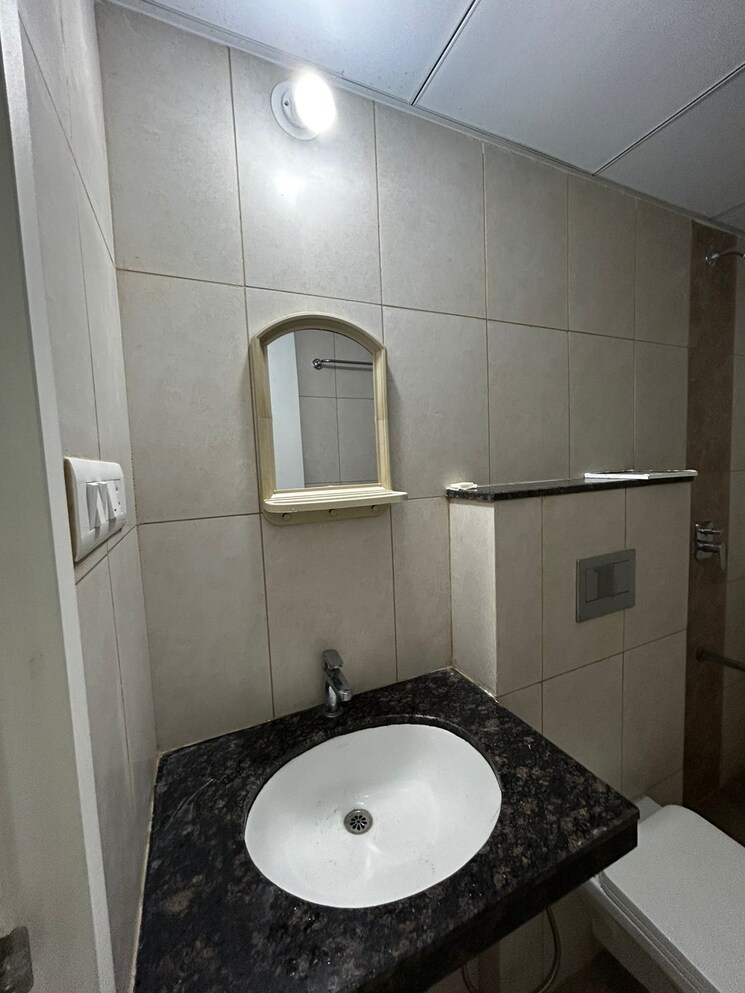 Bathroom, godrej-boulevard 3 Bedroom 1200 Sq.Ft. Apartment In Manjari Pune 9394199