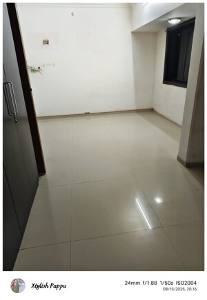 Room in 6 BHK Villa at Goregaon West – for Rent