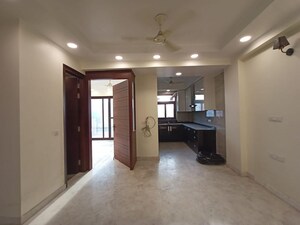 Room in 3 BHK Builder Floor at Rajouri Garden – for Rent