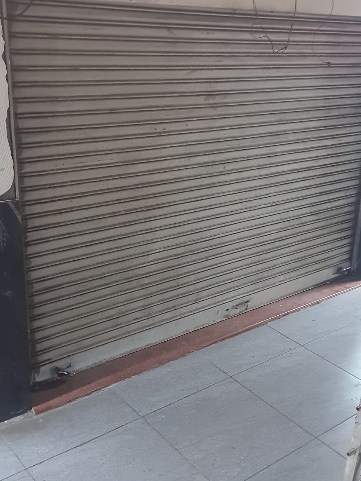 Retail Shop For Rent in City Light