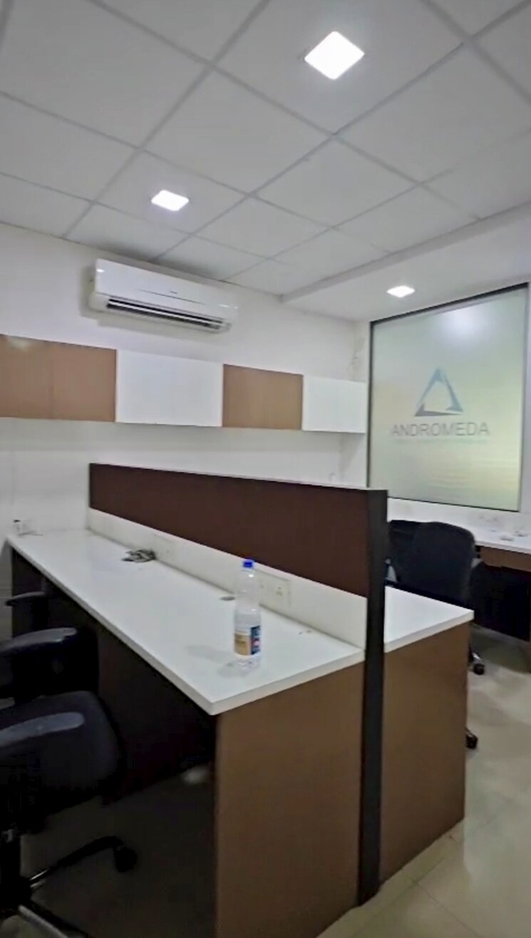 Team Area, malad west Commercial Office Space 270 Sq.Ft. In Malad West Mumbai 9394501