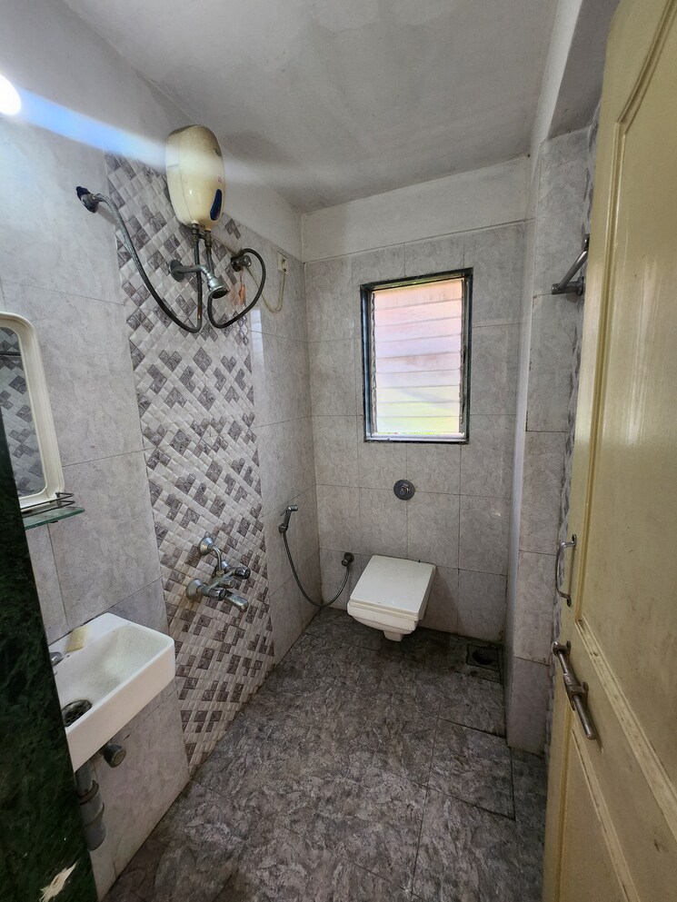 Bathroom, malkani-bella-view 1 Bedroom 600 Sq.Ft. Apartment In Sanjay Park Pune 9394509